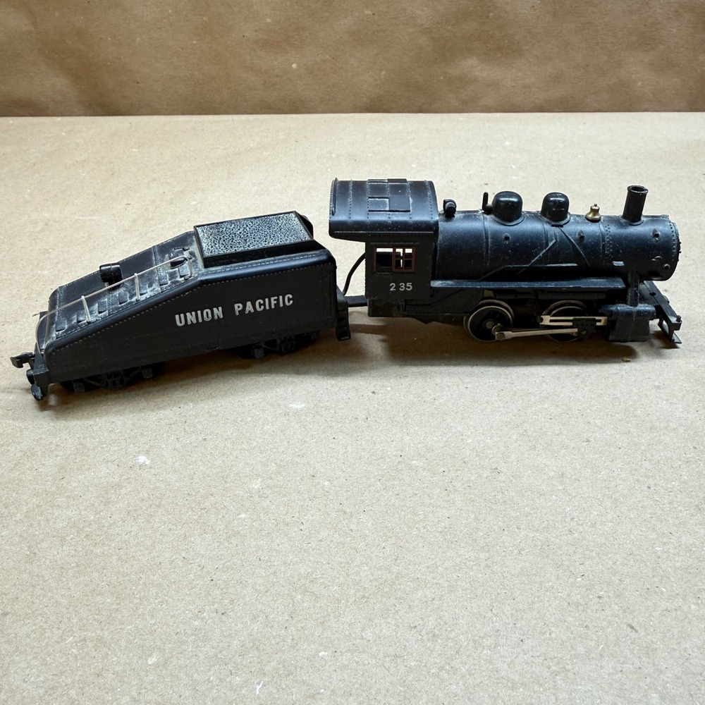 Mantua Union Pacific 0-4-0 Steam Locomotive and Tender 235 HO Scale Black